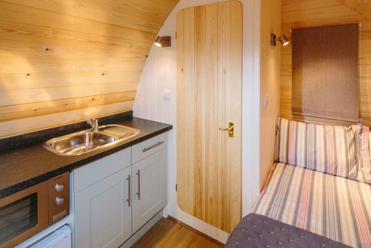 Mallow Glamping Pod チェルトナム エクステリア 写真