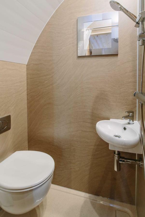 Mallow Glamping Pod チェルトナム エクステリア 写真